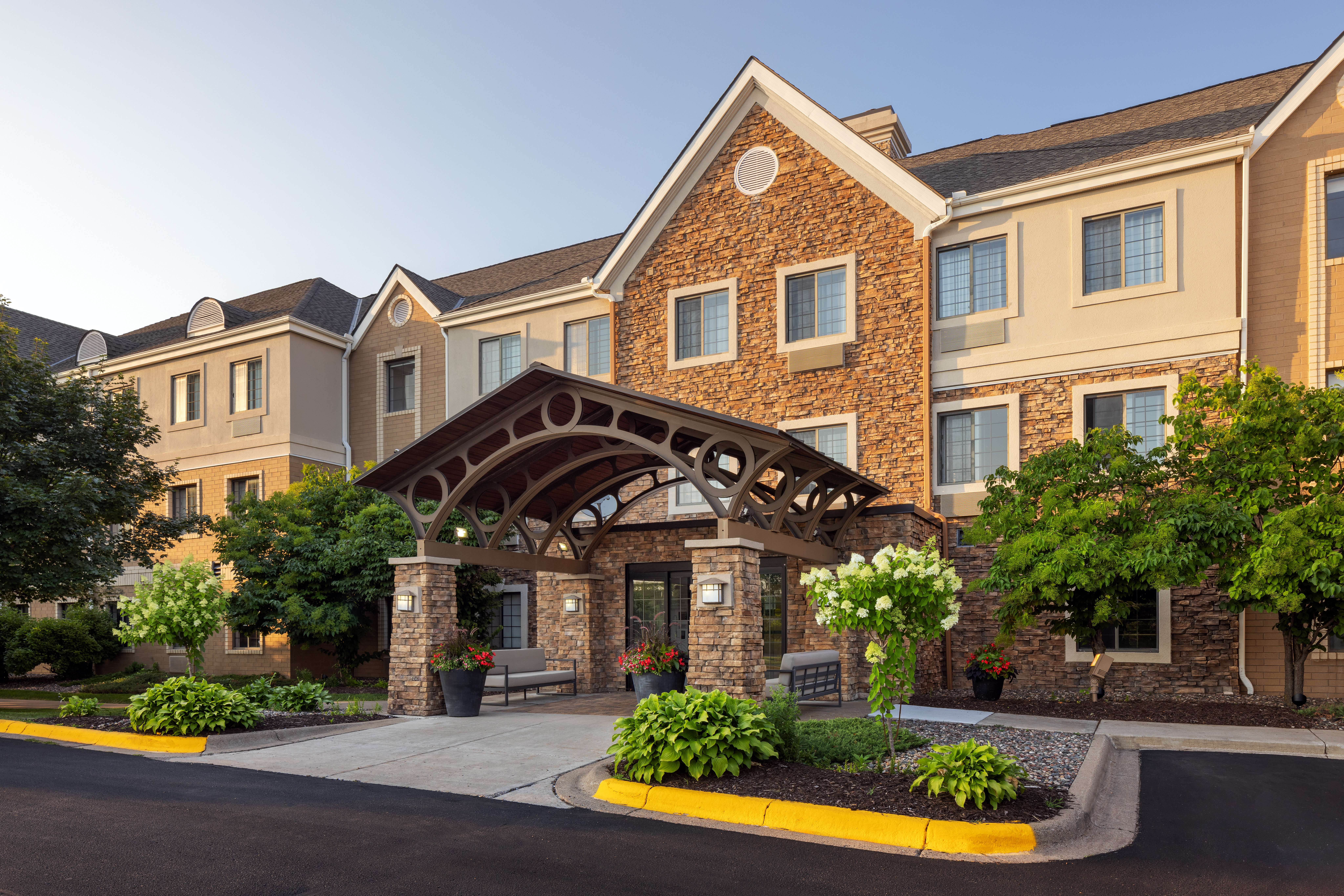 Staybridge Suites Mpls Maple Grove Arbor Lakes 58/62