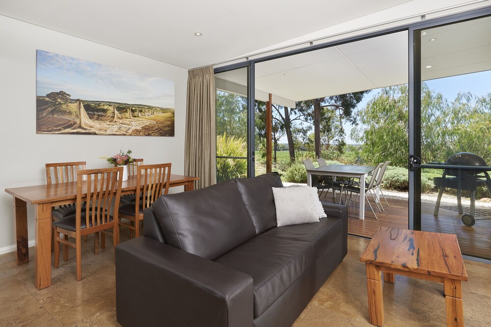 Eight Willows Retreat 32/62