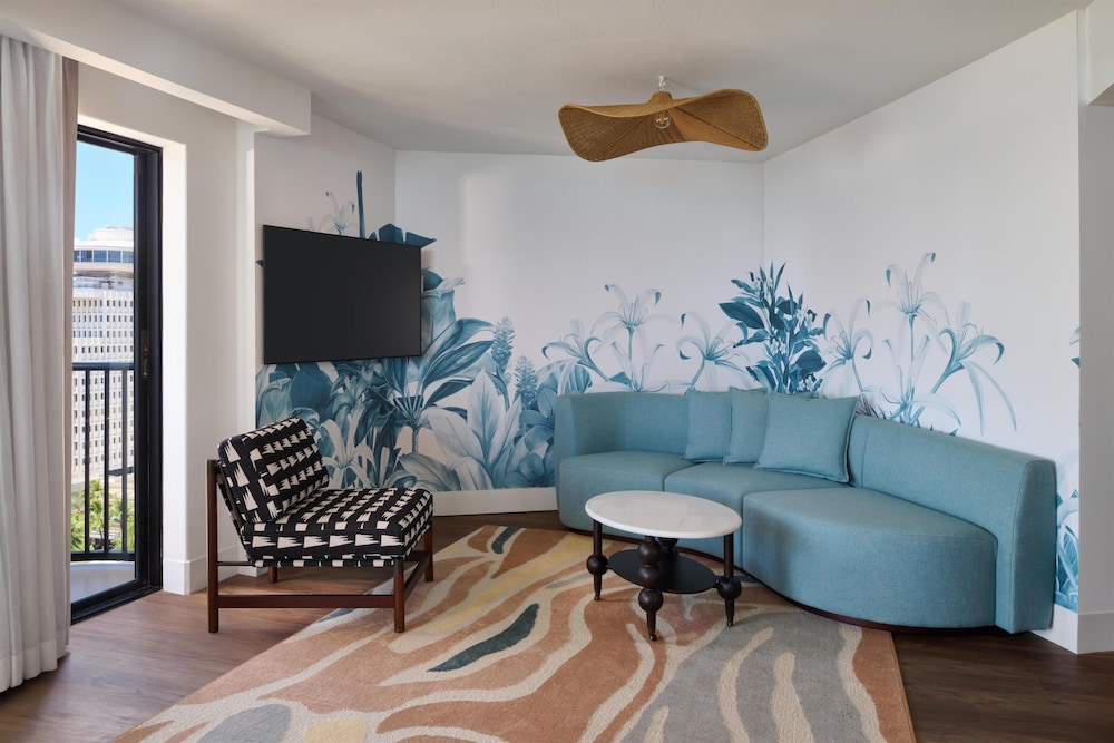 OUTRIGGER Waikiki Beach Resort 60/88