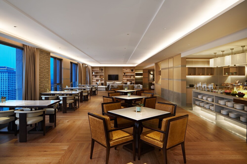 Sheraton Yunfu Xinxing Hotel 43/55