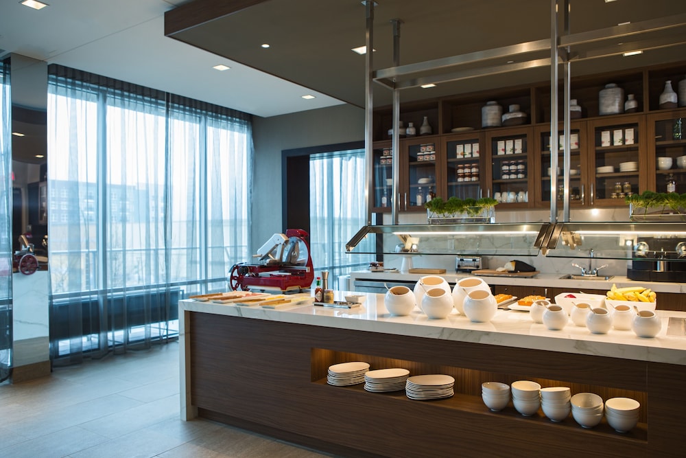 Ac Hotel By Marriott Cincinnati At Liberty Center 30/50