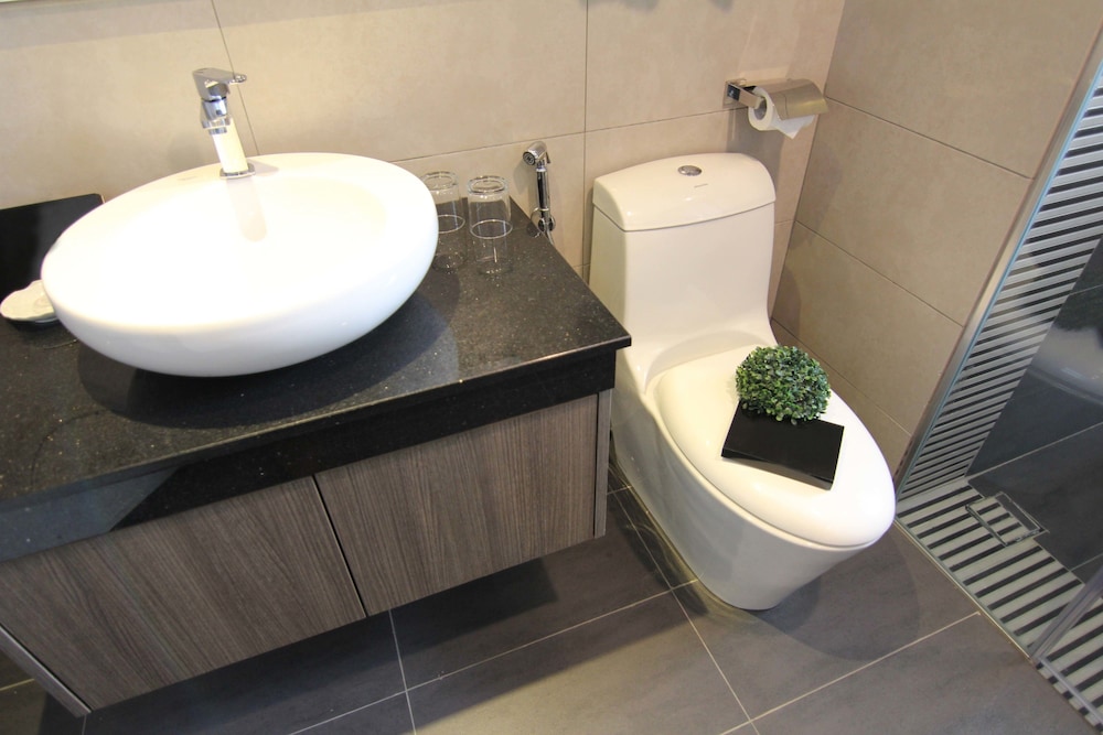 Nexus Regency Suites & Hotel 43/69