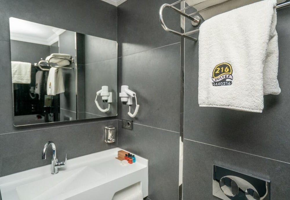 Eagle Palace Suites 48/50