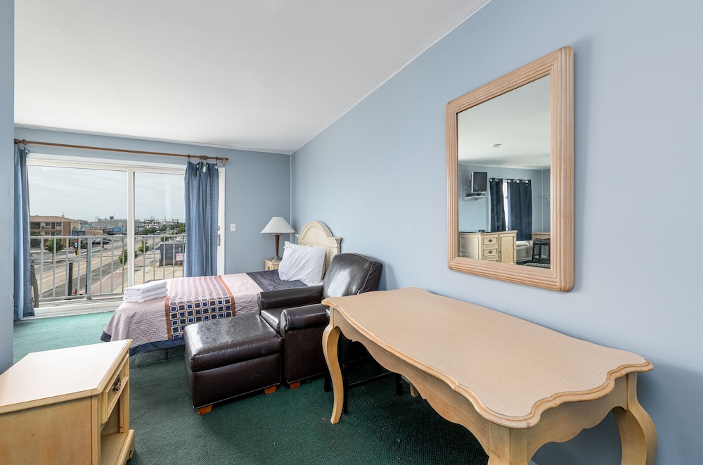 Hotel Charlee Villas By The Beach 36/62