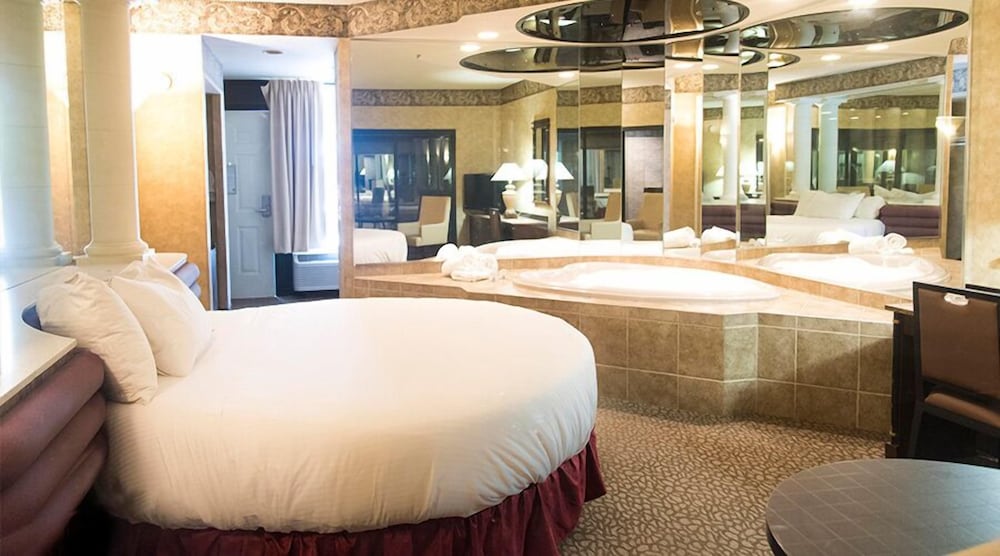 Oasis, Suite, King Bed