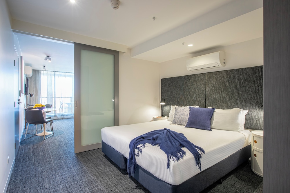 Efficiency, Suite, Multiple Beds