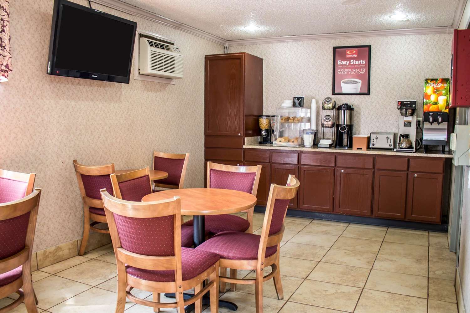Econo Lodge Akron Copley Northwest 28/34