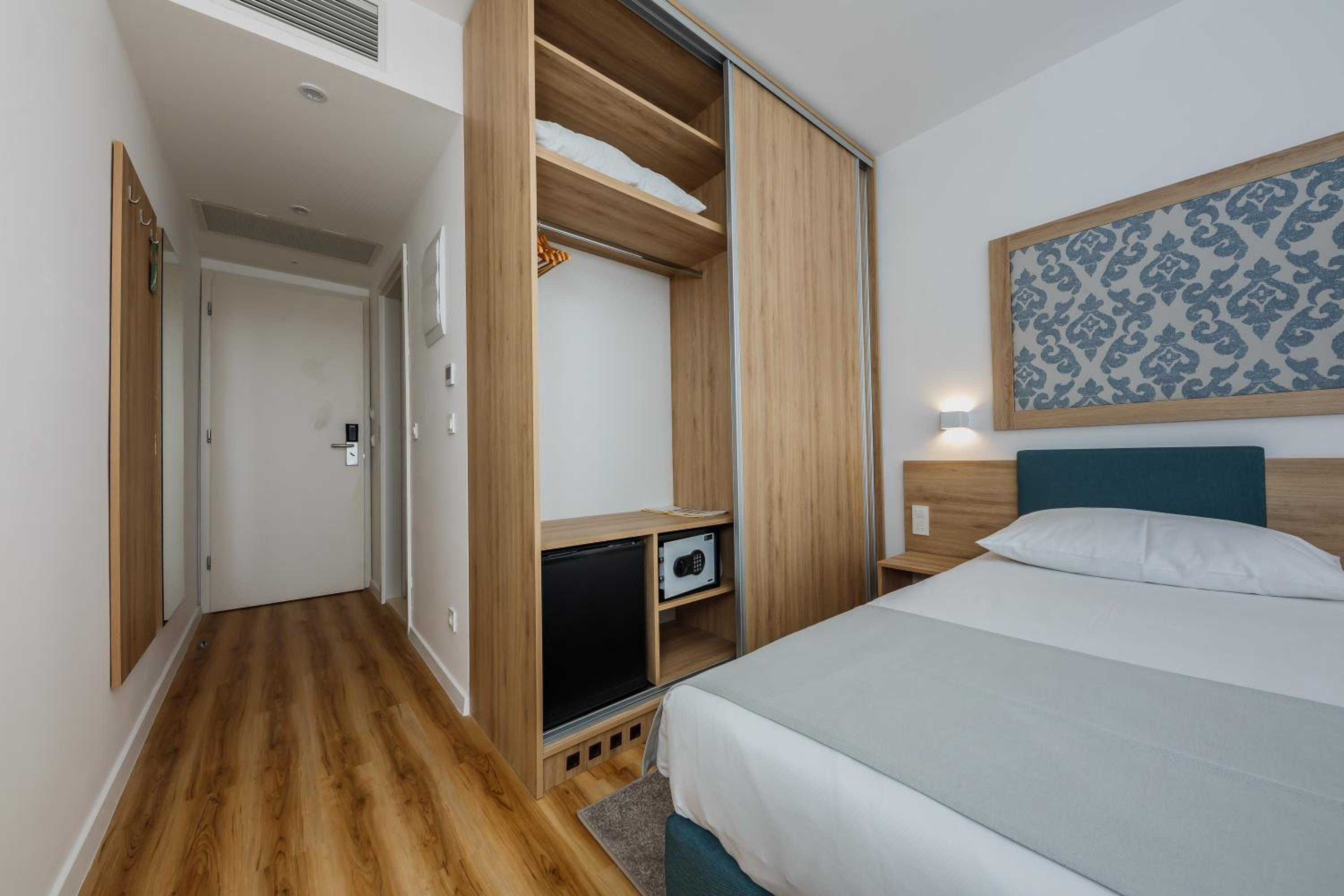 Superior, Twin Beds