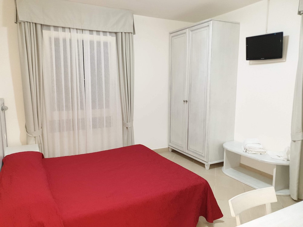 Pigalle Hotel 25/64