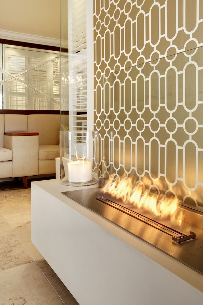 Banksia Boutique 6/49