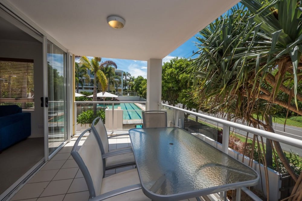 SEACHANGE COOLUM BEACH 32/76