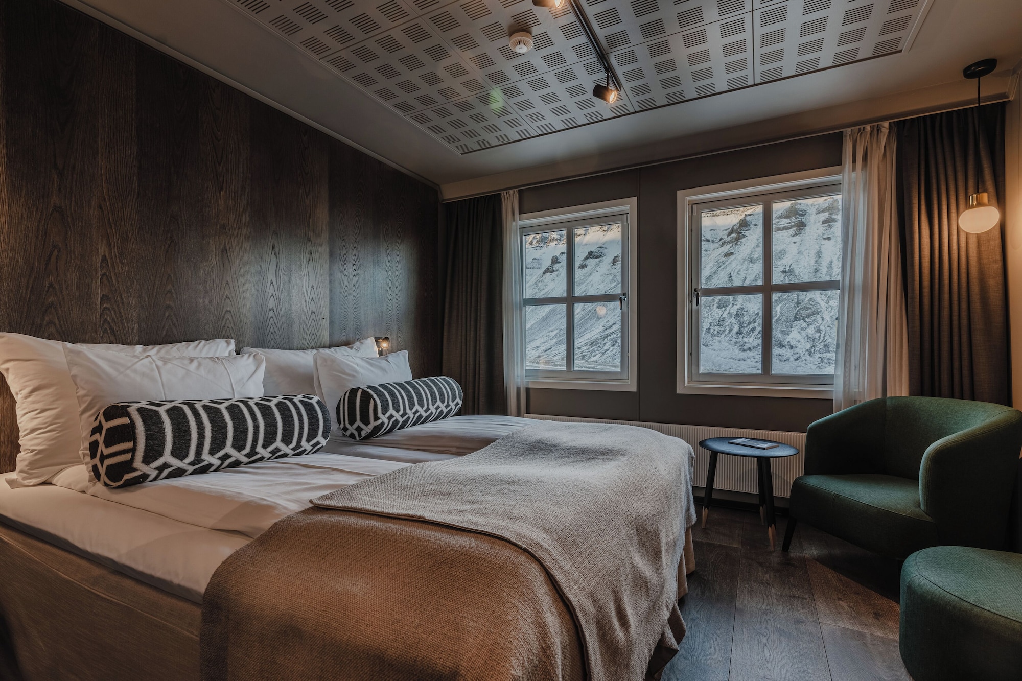 Standard, Twin Beds