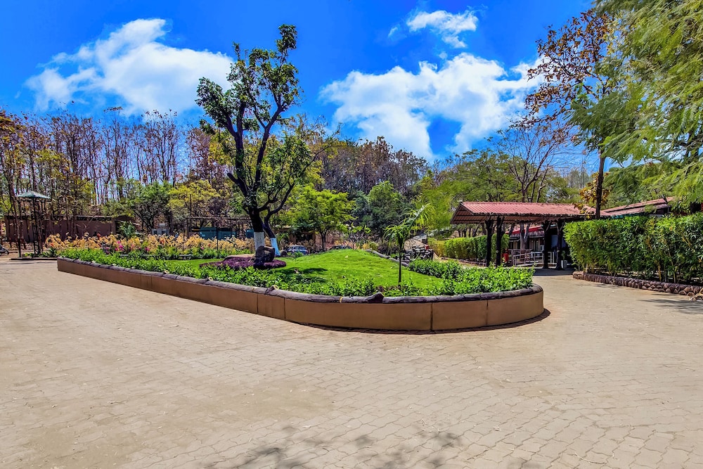 Club Mahindra Netrang 30/39
