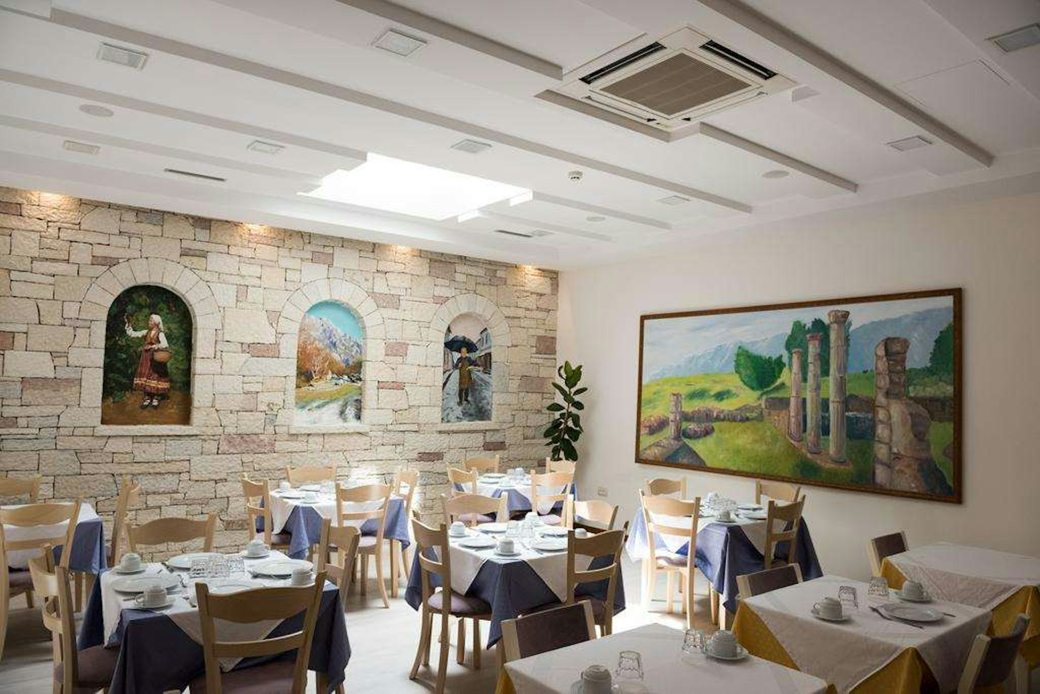 Argjiro Hotel 44/48