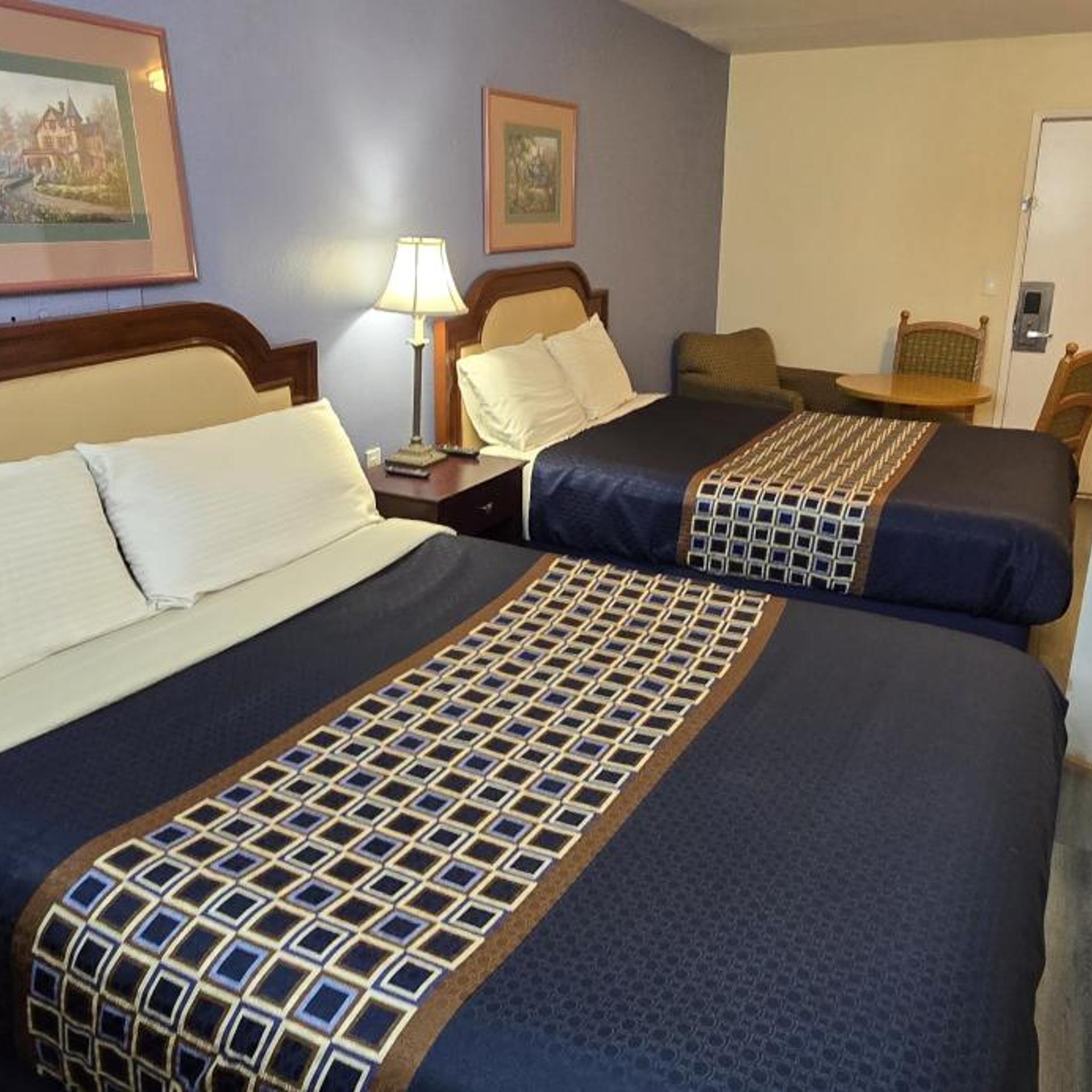 جناح بسرير كينج وسريرين مزدوجين، Rodeway Inn & Suites Blythe I-10, CA 15/18