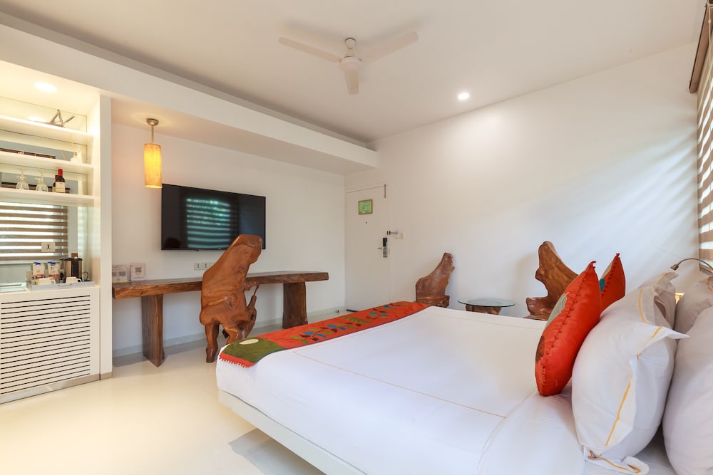 Hotel Le Sutra Hotel, Khar, Mumbai 20/60