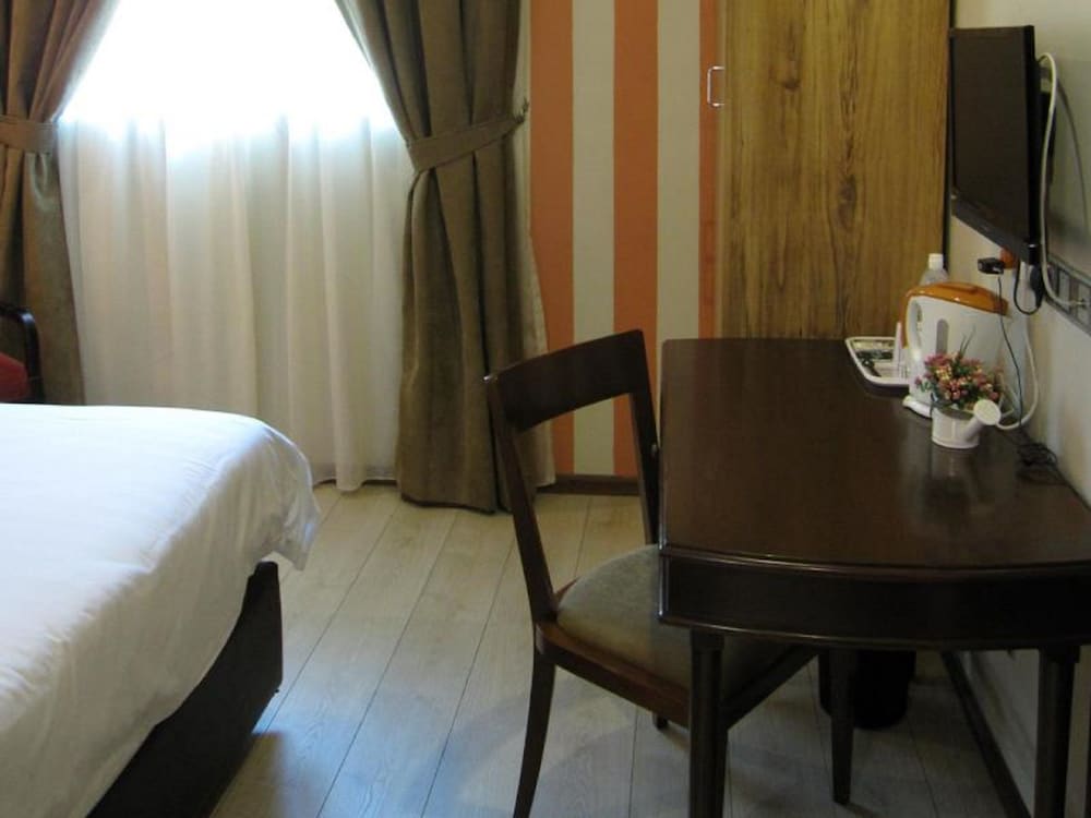 Hotel Eden54 11/32