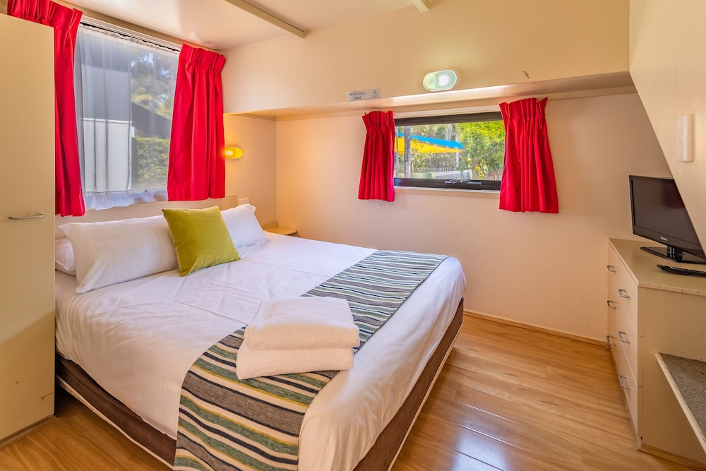 PARLOR, LOFT, KING BED