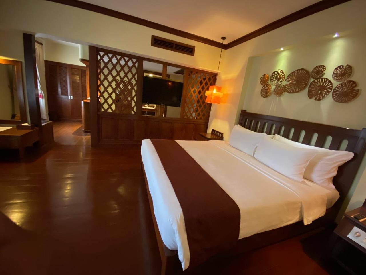 Sakura, Double or Twin Bed