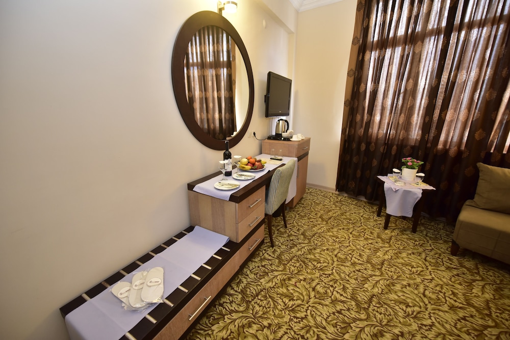Topkapi Hotel 18/69