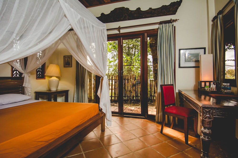Terres Rouges Lodge 7/50