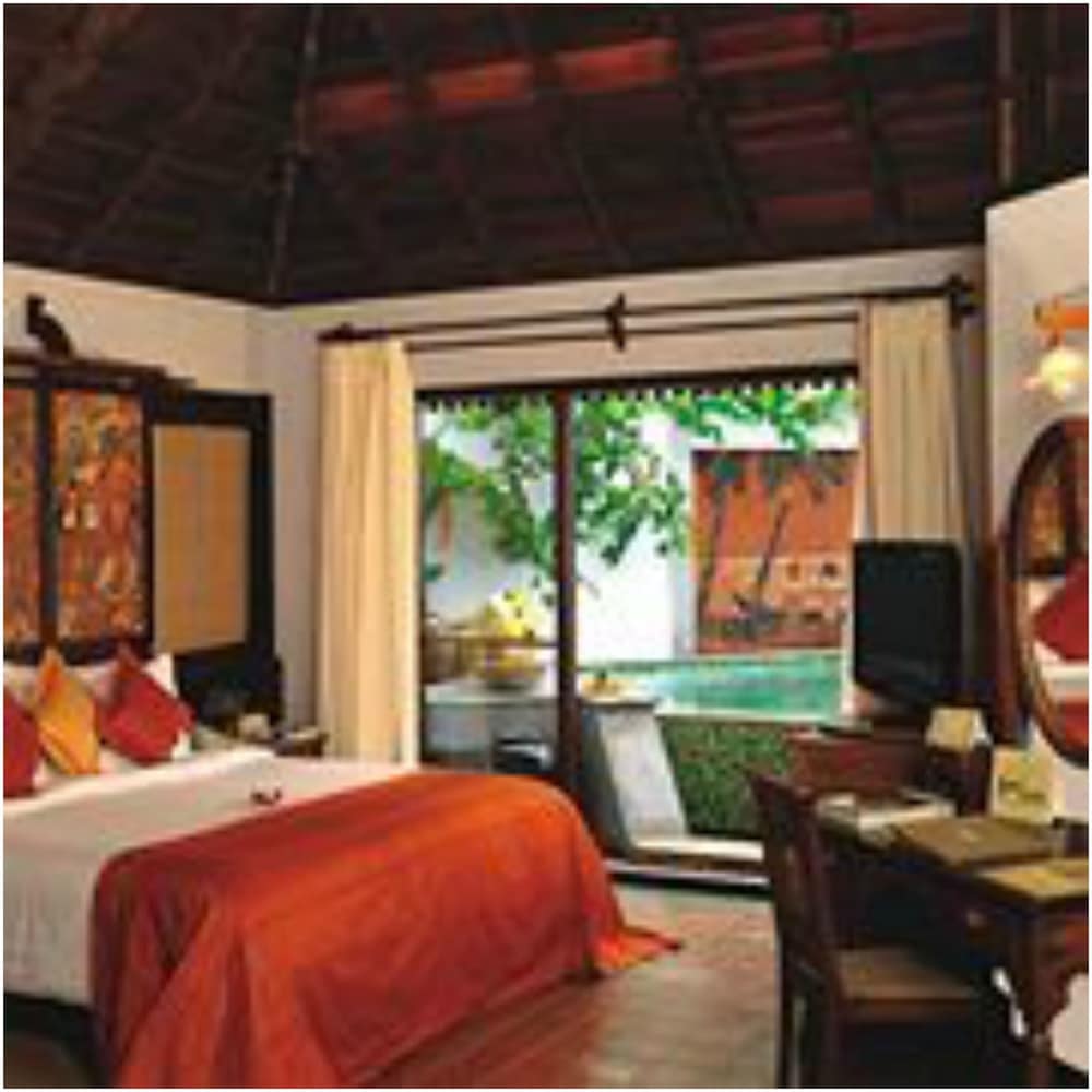 Kumarakom Lake Resort 10/50