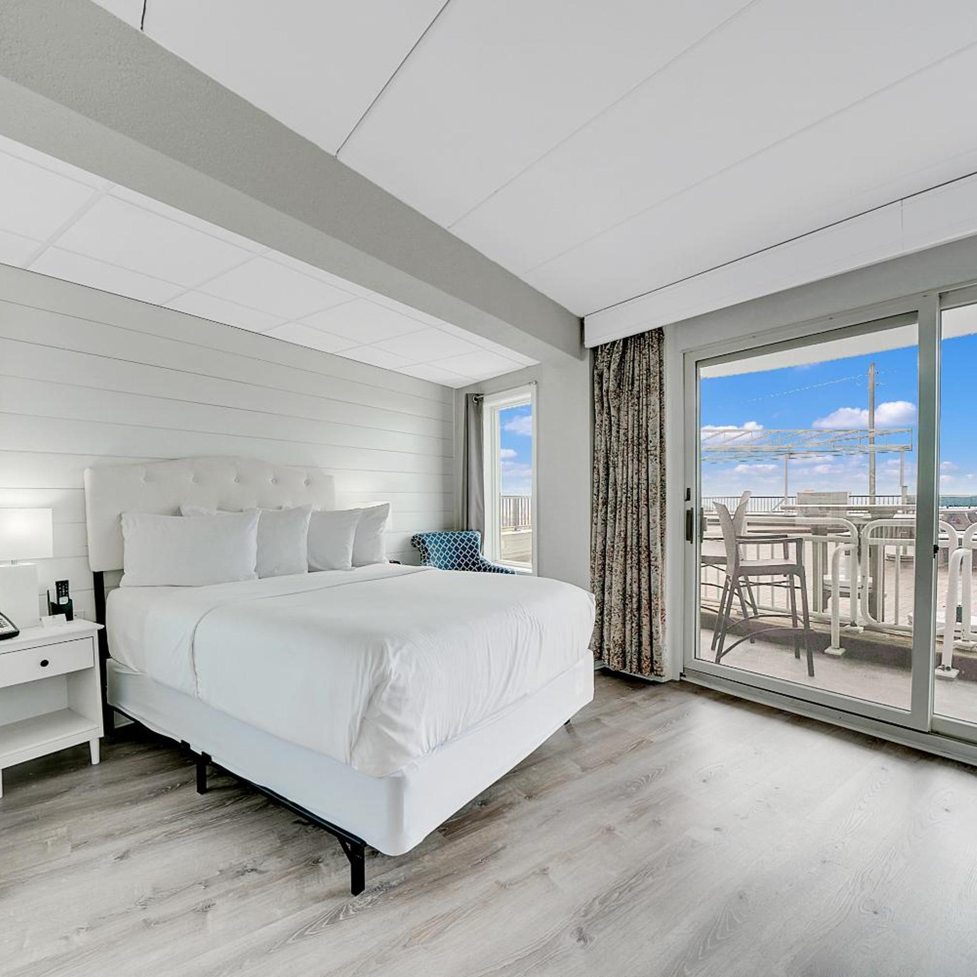 Room, Queen Bed, Ocean Front, Sun Deck