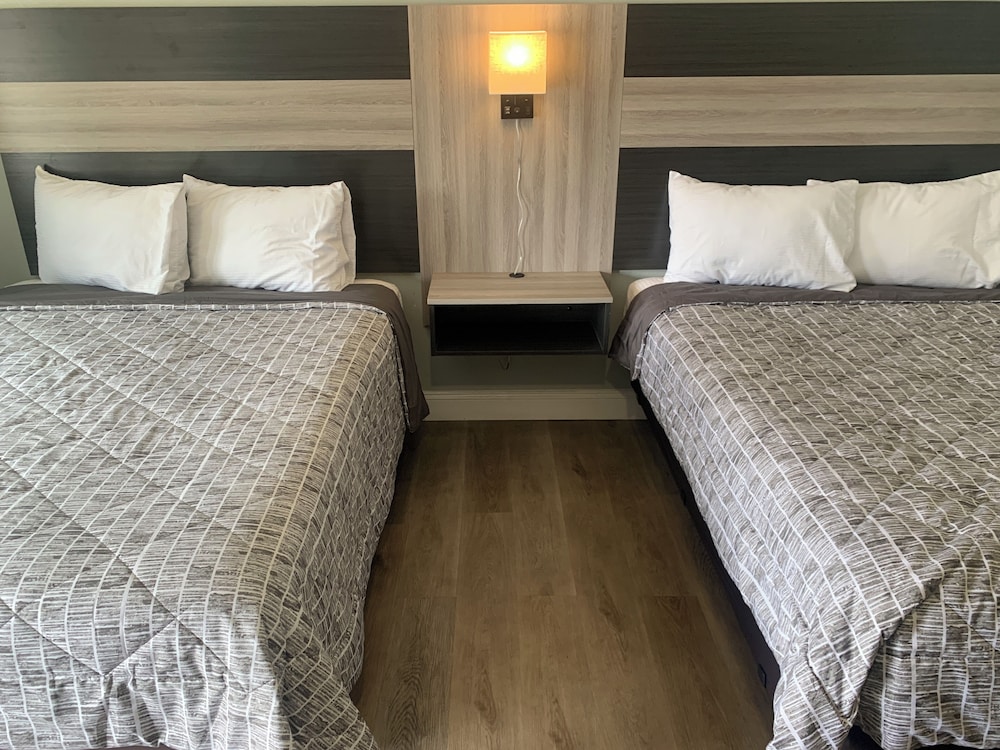 Monterey Oceanside Inn 22/43