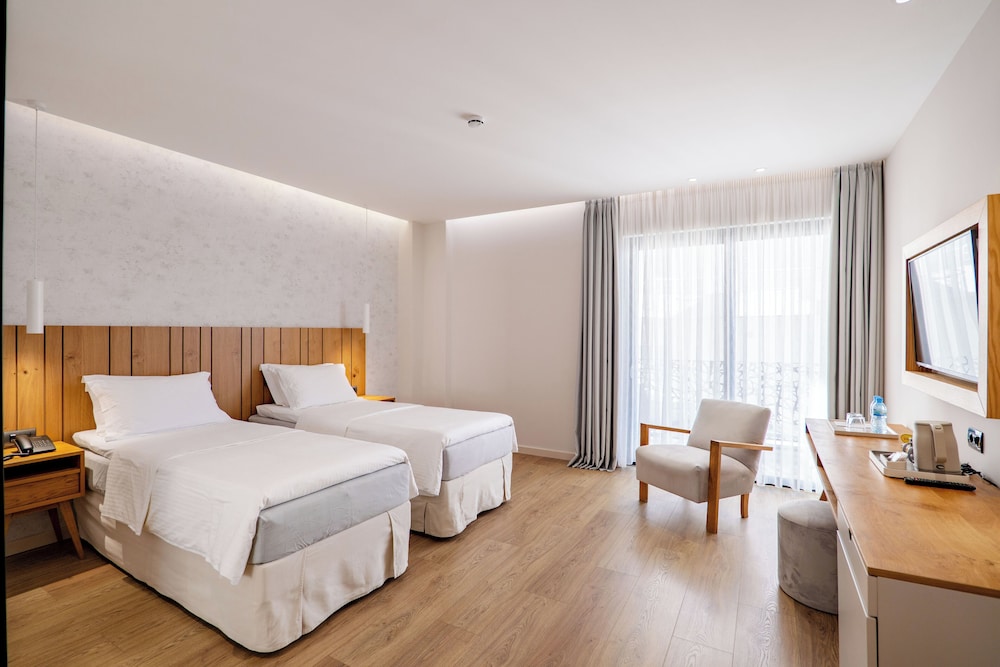 Glow Boutique Hotel & Suites 18/50
