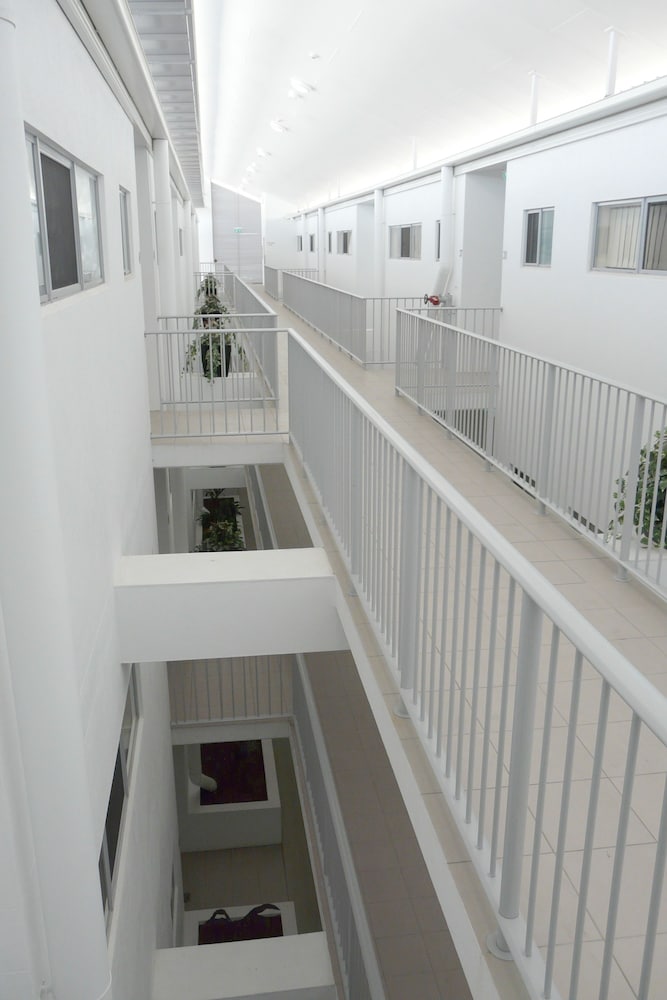 Direct Hotels Monterey Moranbah 3/28