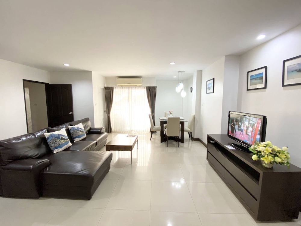 14 Place Sukhumvit Suites 30/66