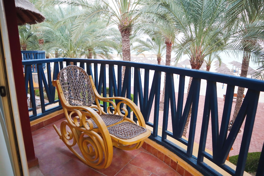 Carols Beau Rivage Matrouh 86/98