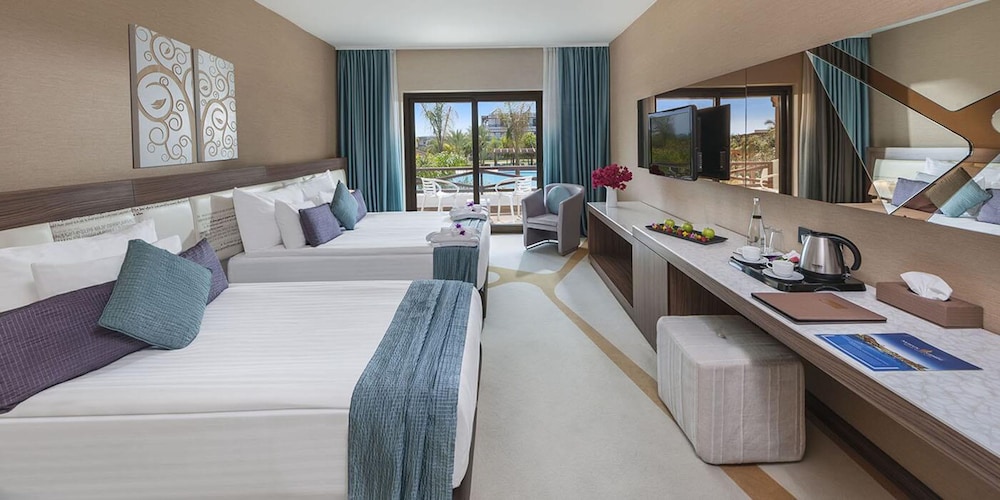 Noah's Ark Deluxe Hotel and SPA 10/50