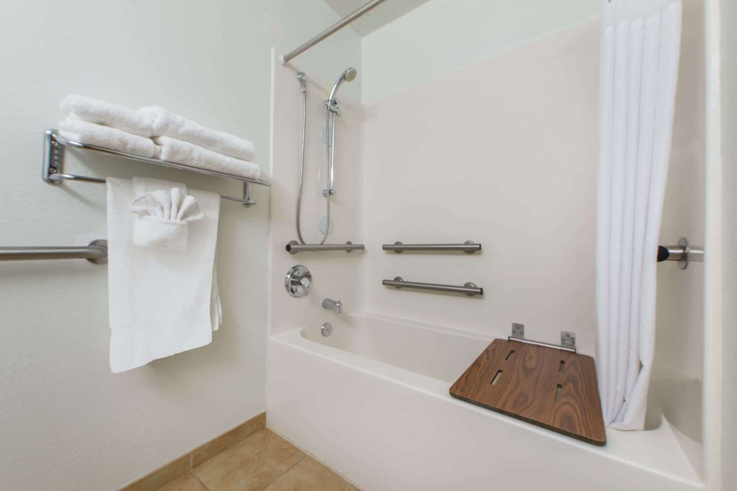Microtel Inn & Suites by Wyndham Raton 21/21
