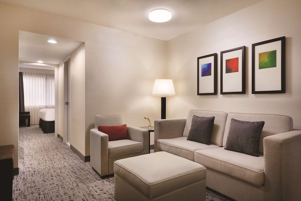 Radisson Hotel Vancouver Airport 24/45