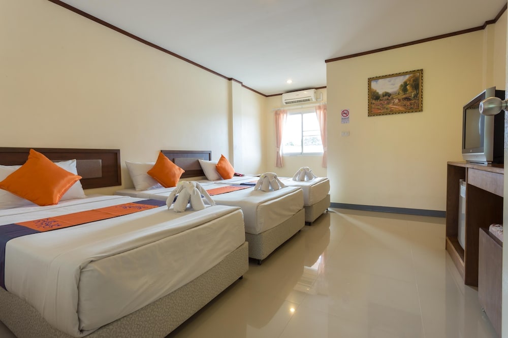 Khunyuw Hotel 17/63
