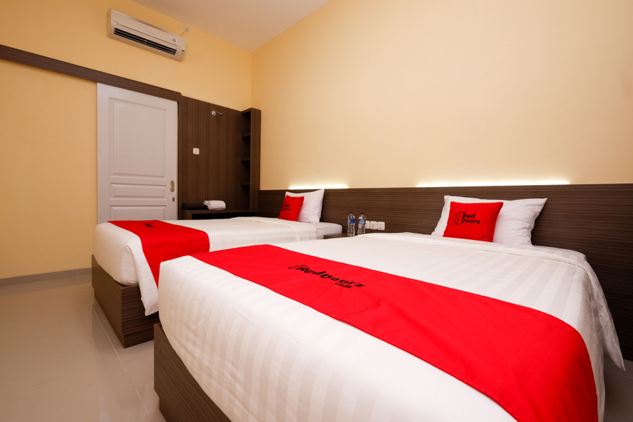Reddoorz Plus Near Paragon Mall Semarang 17/33