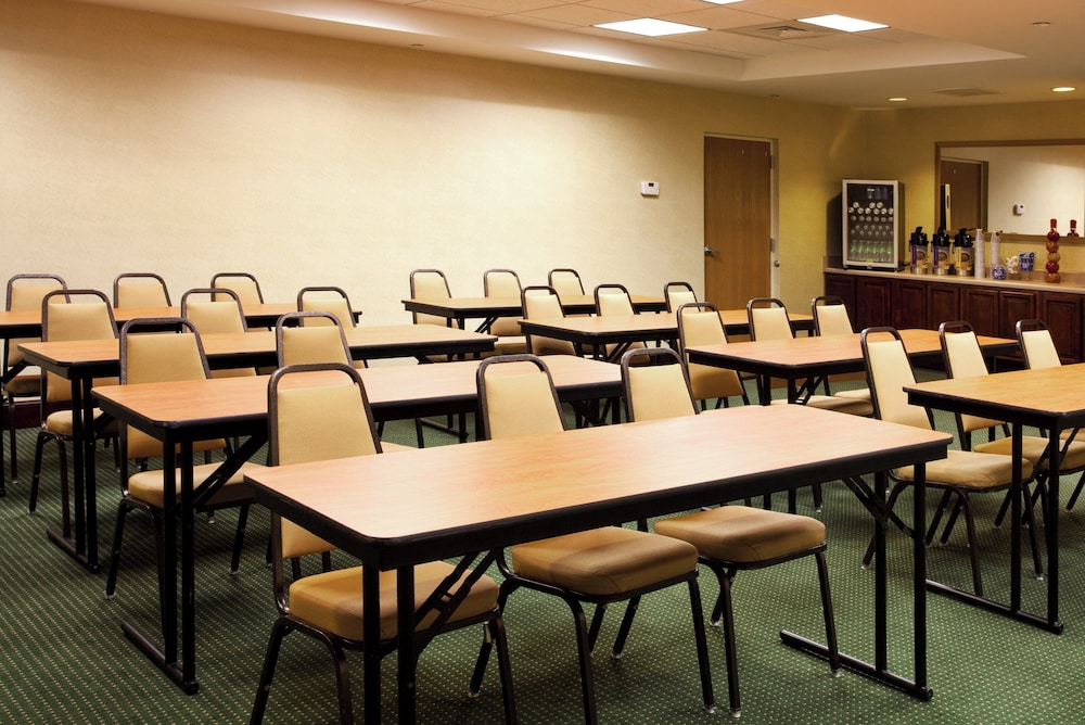 Holiday Inn Express Hotels And Suites Brooksville West 43/56