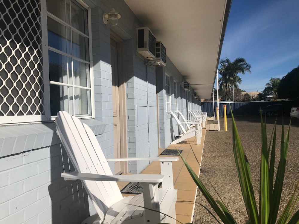 Blue Pelican Motel 5/45