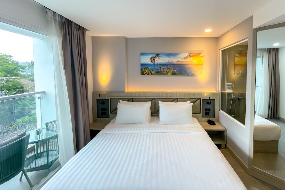 Clarian Hotel Beach Patong 10/49