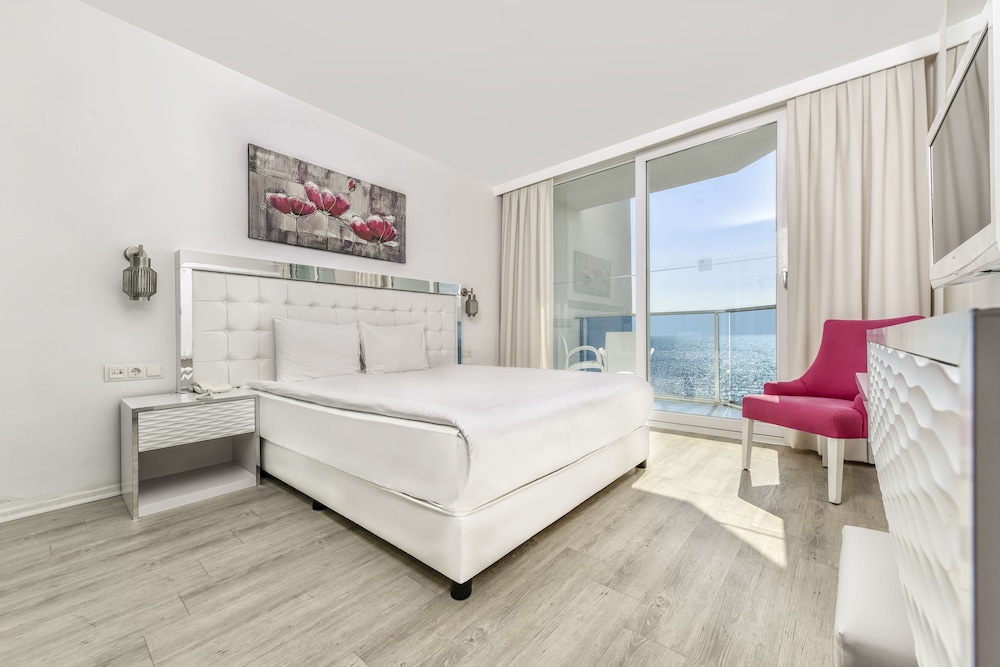 Festival Hotel Resort & Spa 25/79