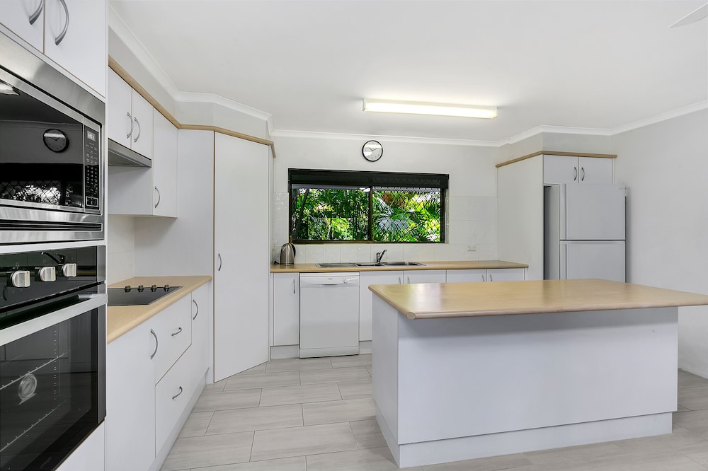 Lobby at Roydon Beachfront Holiday Apartments, CAIRNS