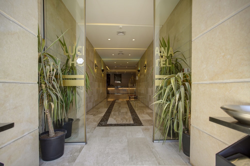 Luciana Hotel By FHM 47/58