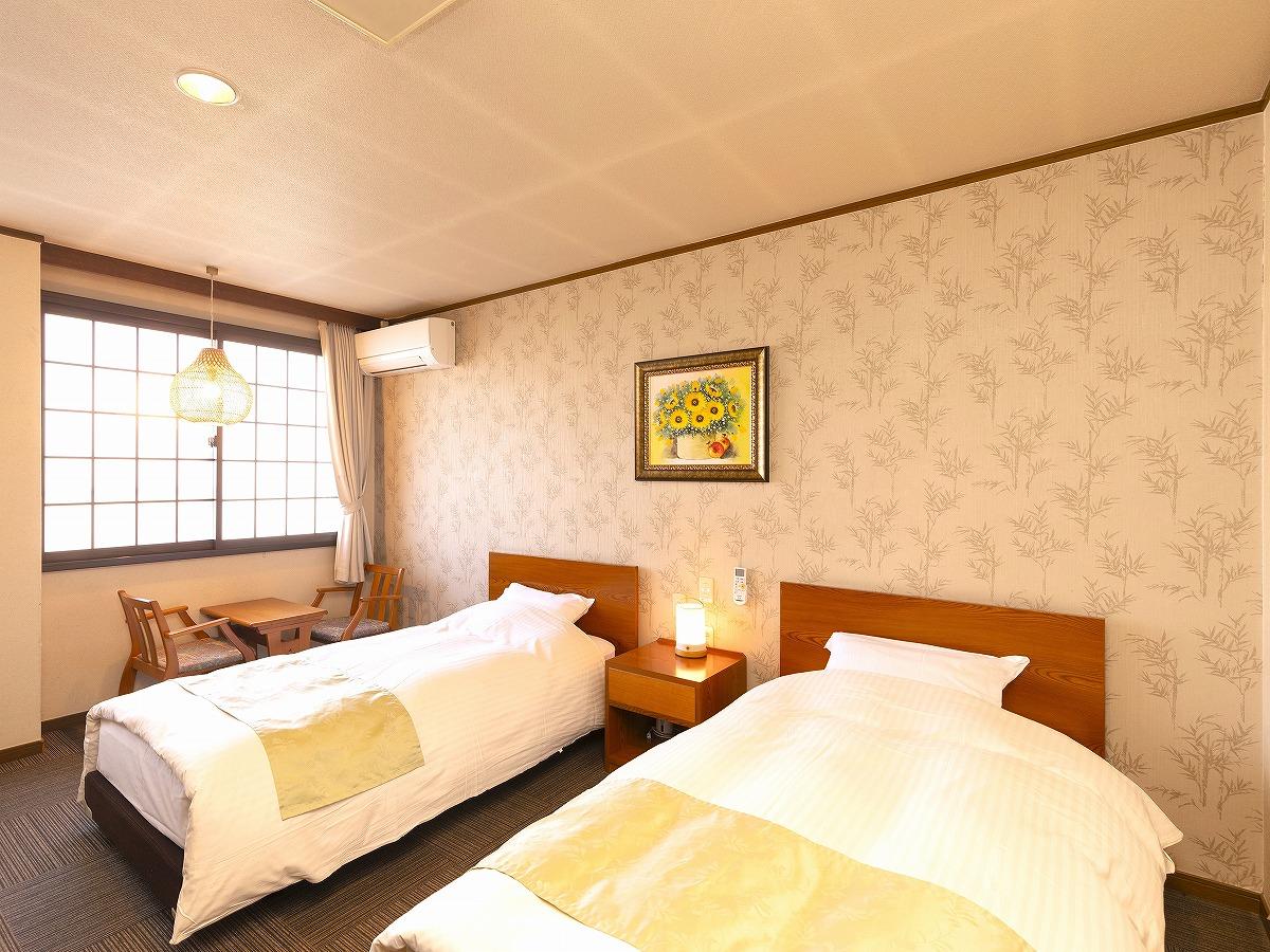 Room, Twin Beds
