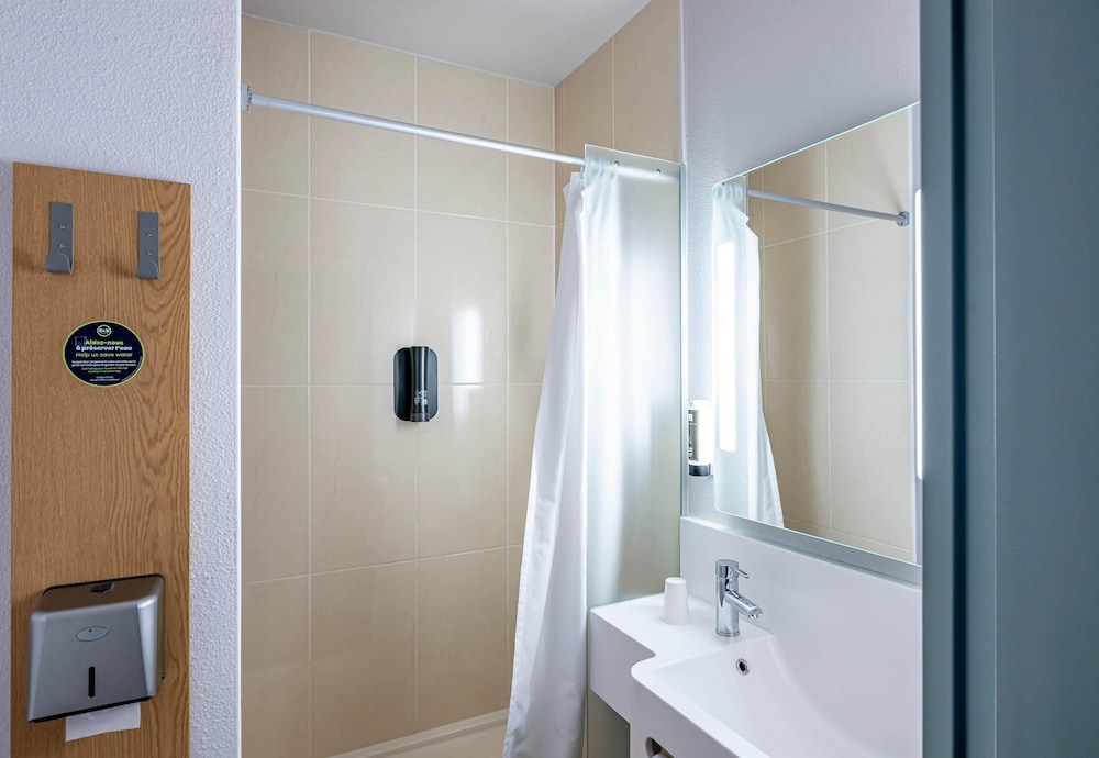 B&B HOTEL Arcachon Gujan Mestras 48/50