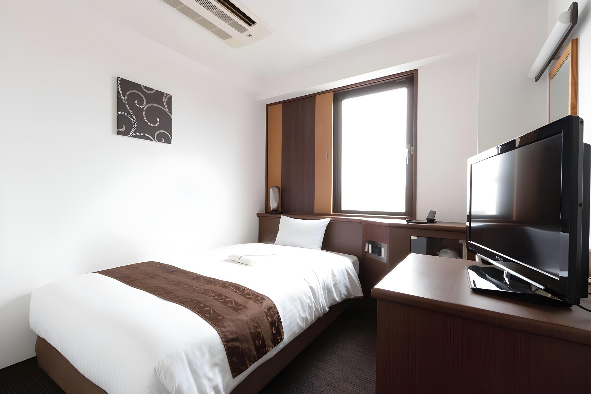 Semi Room, Single, Semi Double Bed