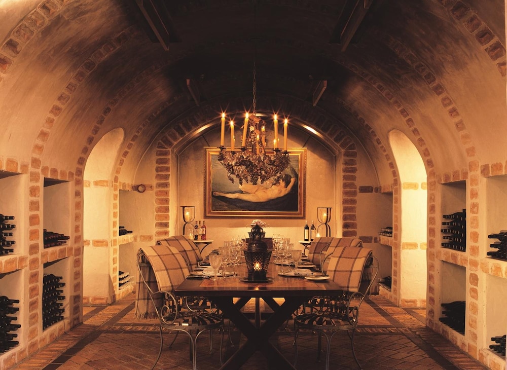 HUKA LODGE 36/66