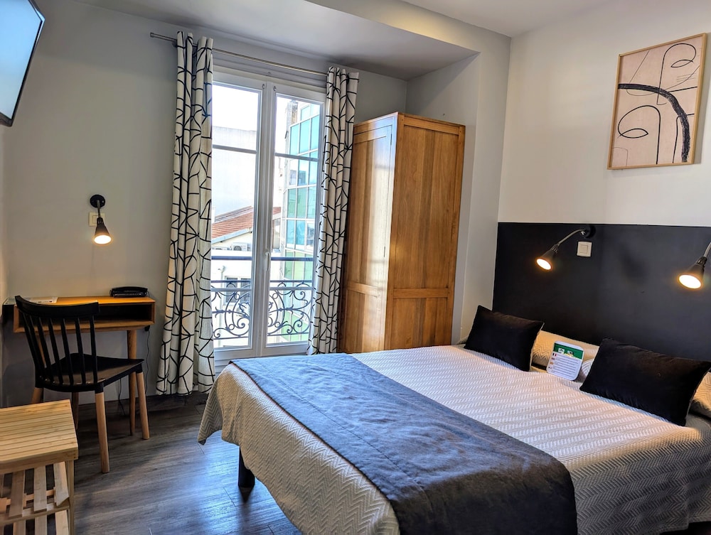 Hotel H33 15/50