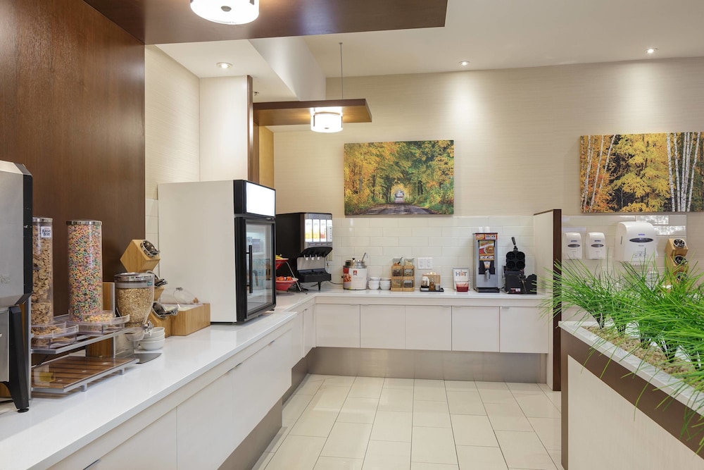 Fairfield Inn Suites By Marriott Belleville 7/48