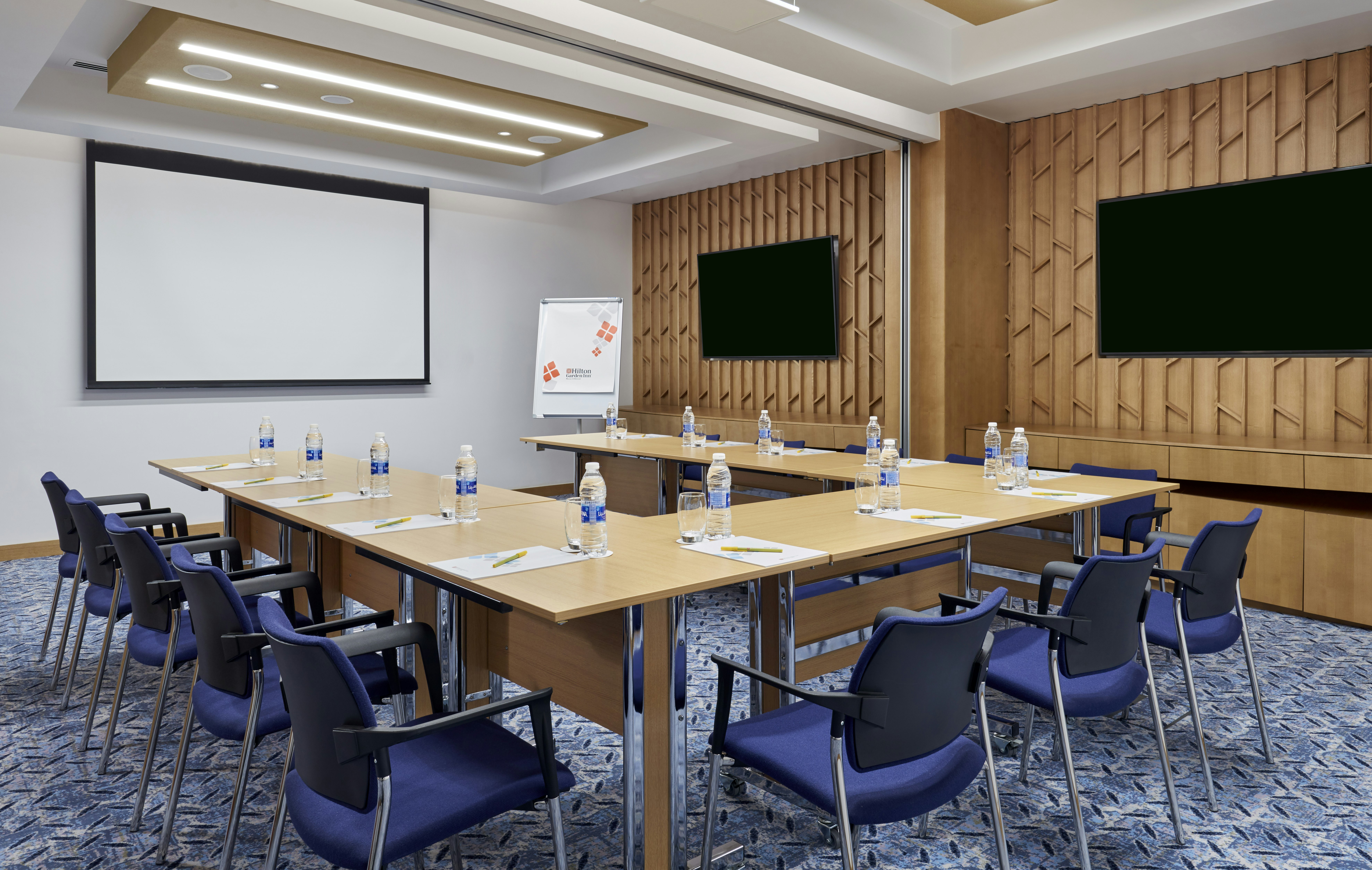 Hilton Garden Inn Muscat Al Khuwair 44/54